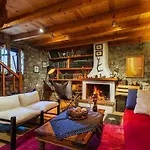Pine Forest Chalet 1400M, Cinema & Fireplace *