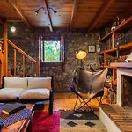 Pine Forest Chalet 1400M, Cinema & Fireplace Artemisía
