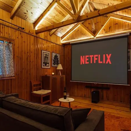 Σαλέ Pine Forest Chalet 1400M, Cinema & Fireplace