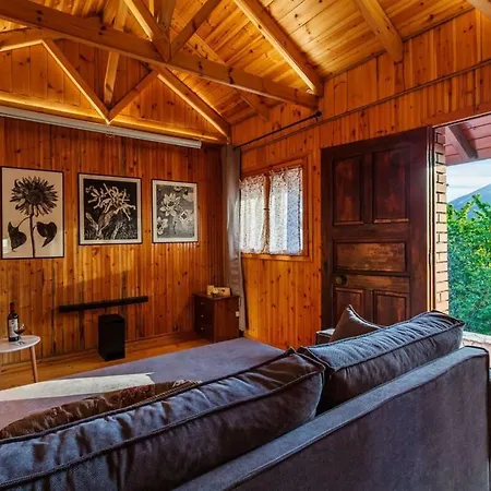 Stone Forest Escape - Cozy Cinema & Starry Sky * Artemisia