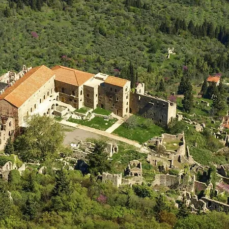 Stone Forest Escape - Cozy Cinema & Starry Sky Σαλέ