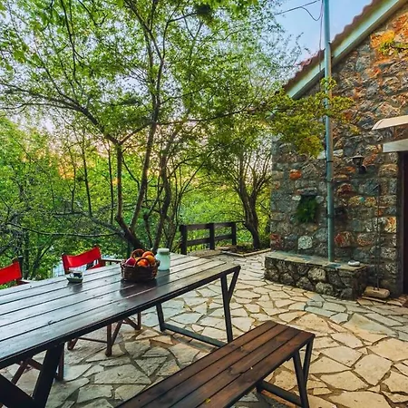 Σαλέ Stone Forest Escape - Cozy Cinema & Starry Sky