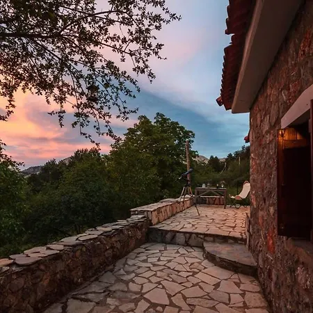 Stone Forest Escape - Cozy Cinema & Starry Sky * Artemisia