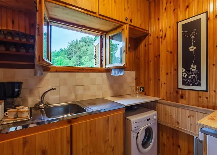 Stone Forest Escape - Cozy Cinema & Starry Sky Alpstuga *