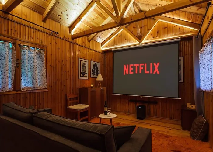 Alpstuga Stone Forest Escape - Cozy Cinema & Starry Sky