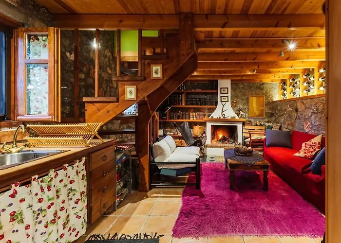 Alpstuga Stone Forest Escape - Cozy Cinema & Starry Sky Artemisía