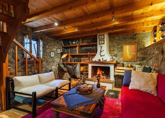 Stone Forest Escape - Cozy Cinema & Starry Sky *