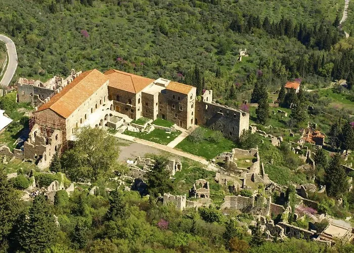 Stone Forest Escape - Cozy Cinema & Starry Sky Alpstuga