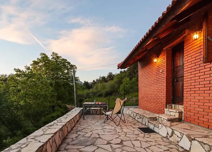 Stone Forest Escape - Cozy Cinema & Starry Sky Alpstuga Artemisía