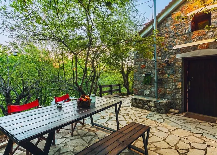 Alpstuga Stone Forest Escape - Cozy Cinema & Starry Sky