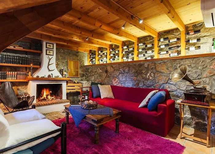 Stone Forest Escape - Cozy Cinema & Starry Sky Alpstuga Artemisía