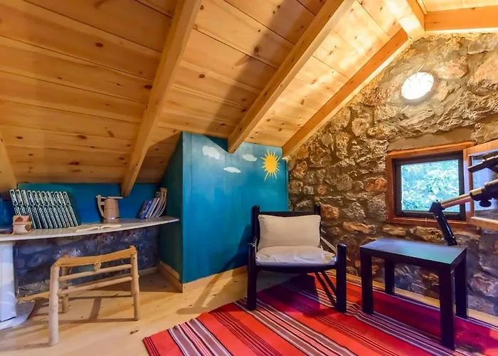 Stone Forest Escape - Cozy Cinema & Starry Sky Artemisía